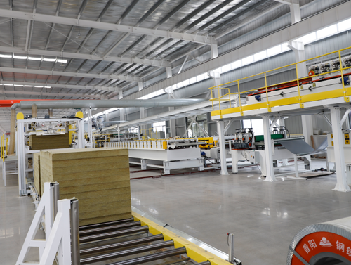 최신 회사 블로그 Hebei Greens Launches Stone Wool Sandwich Panel Production Line with 3-15 m/min Continuous Output