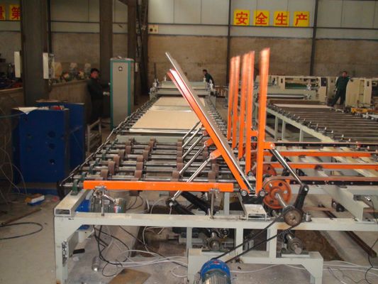 좋은 가격 첨단 기술 이중 측면 깁스 보드 PVC 및 알루미늄 엽 laminated 기계 온라인으로